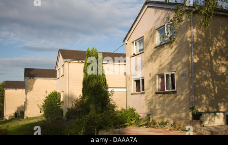 Offres et demandes de logement moderne des années 70, baignoire Angleterre Larkhall Banque D'Images