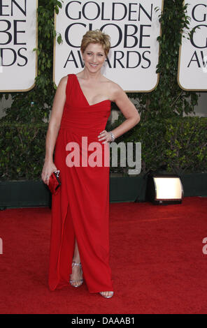 L'actrice Edie Falco nous arrive à la 68e Golden Globe Awards présenté par la Hollywood Foreign Press Association à l'hôtel Beverly Hilton à Beverly Hills, Los Angeles, USA, 16 janvier 2011. Photo : Louis Garcia Banque D'Images