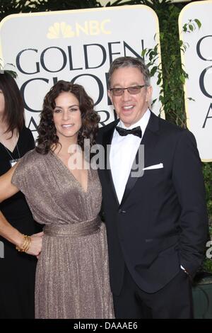 L'acteur américain Tim Allen et son épouse Jane Hajduk arrivent à la 68e Golden Globe Awards présenté par la Hollywood Foreign Press Association à l'hôtel Beverly Hilton à Beverly Hills, Los Angeles, USA, 16 janvier 2011. Photo : Louis Garcia Banque D'Images