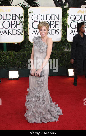 L'actrice Julie Bowen nous arrive pour la 68e Golden Globe Awards au Beverly Hilton Hotel à Los Angeles, Californie, USA, 16 janvier 2011. Photo : Louis Garcia Banque D'Images