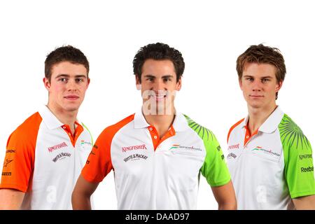 (L à R) : Paul di Resta (GBR) Force India F1, Adrian Sutil (GER) Force India F1 et Nico Hülkenberg (GER) Force India F1. Siège Force India, Silverstone, en Angleterre, en janvier 2011. Banque D'Images