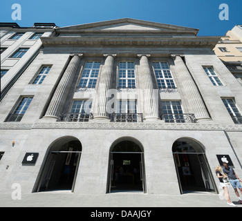 L'extérieur du nouvel Apple Store sur Kurfurstendamm à Berlin Allemagne Banque D'Images