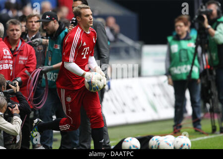 Gardien de Munich Manuel Neuer arrive à l'VeltinsArena avant la Bundesliga match FC Schalke 04 contre le FC Bayern Munich à Gelsenkirchen, Allemagne, 18 septembre 2011. Federico Gambarini (ATTENTION : EMBARGO SUR LES CONDITIONS ! Le LDF permet la poursuite de l'utilisation des images dans l'IPTV, les services mobiles et autres technologies nouvelles qu'au plus tôt deux heures après la Banque D'Images