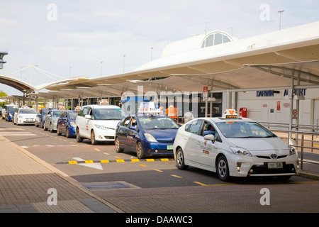 Les tarifs des taxis attendent à l'aéroport de Darwin, Territoire du Nord, Australie Banque D'Images