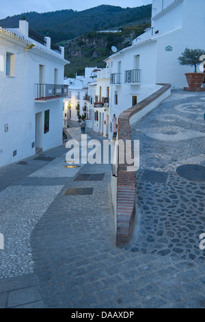 Frigiliana, soir, village de montagne, Nerja, Málaga, Andalousie, la Axarquia, Costa del Sol, Espagne Banque D'Images