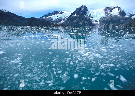 Le nord-ouest de Fjord, Kenai Fjords National Park, Alaska, USA,, verglacées, eau, montagnes, glaciers, de réflexion, de froid, de pic, snowcap, s Banque D'Images