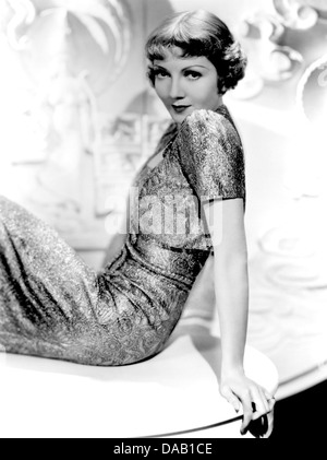 CLAUDETTE COLBERT (1903-1996) Actrice franco-américaine à propos de 1935 Banque D'Images