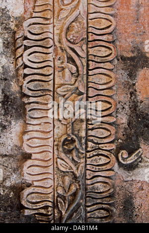 Relief sur pierre, une partie des ruines de l'église de saint Augustin, Old Goa, Inde Banque D'Images