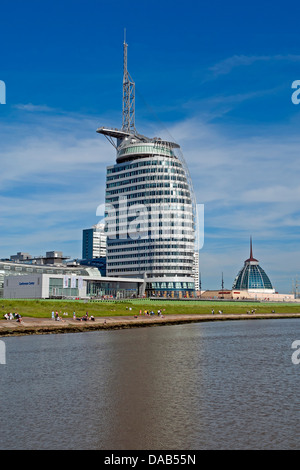 L'Europe, l'Allemagne, Brême, Bremerhaven, Seebäderkaje, Weser, New Harbour, port, centre de conférence, l'Atlantic Hotel Sail city, télévision à Banque D'Images