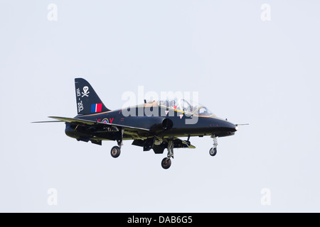 British Aerospace Hawk T1formateur de l'escadron 100 en approche de Waddington RAF Airshow 2013 Banque D'Images