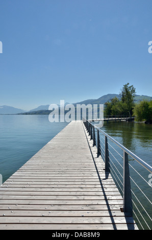 Pont-jetée en bois sur le lac de Zurich, près de Wädenswil, Suisse Banque D'Images