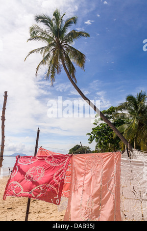 La vente de nappes à Nosy Komba Nosy Be (Madagascar), Banque D'Images