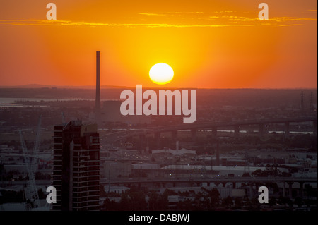 Un pseudo-mars met fin à une chaude journée à Melbourne, capitale de l'état australien de Victoria. Banque D'Images