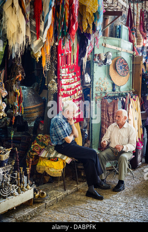 Souk Arabe, marché couvert, dans le quartier musulman de la vieille ville, Jérusalem, Israël, Moyen Orient Banque D'Images