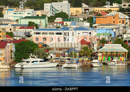 Waterfront à St. John's, Antigua, Antigua et Barbuda, Iles sous le vent, Antilles, Caraïbes, Amérique Centrale Banque D'Images