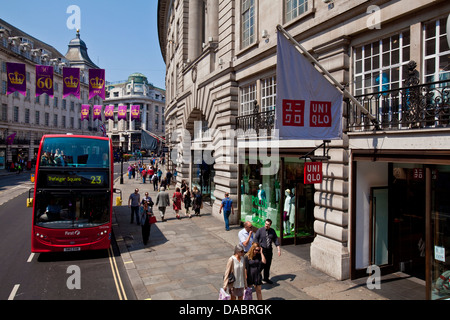 Boutiques, Regent Street, Londres, Angleterre Banque D'Images