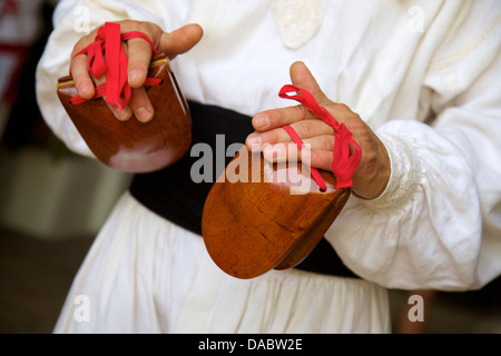 Castagnettes, danse folklorique d'Ibiza, Sant Miquel de Balansat, Ibiza, Baléares, Espagne, Europe Banque D'Images