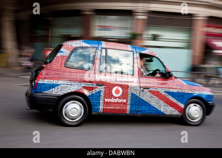 Taxi londonien traditionnel, Charing Cross, Londres, Angleterre Banque D'Images