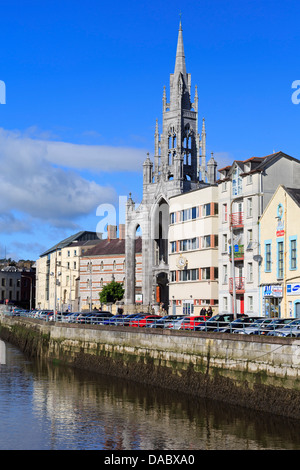 L'église Trinity et la rivière Lee, Cork, County Cork, Munster, République d'Irlande, Europe Banque D'Images