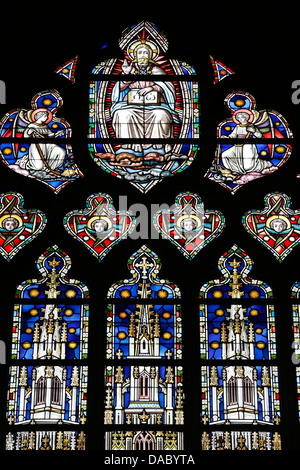Dieu représenté dans un vitrail, cathédrale Saint Salvators, Bruges, Flandre occidentale, Belgique, Europe Banque D'Images