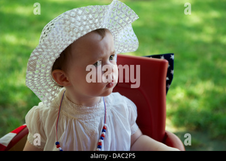 Infant/Toddler boy dans Betsy Ross parade du 4 juillet Banque D'Images