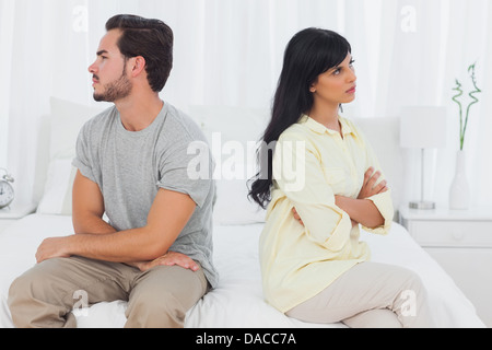 Couple bouder with arms crossed Banque D'Images