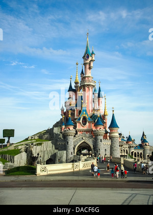 Du château de La Belle au bois dormant à Disneyland Paris, France. Banque D'Images