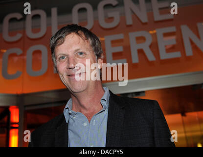 Réalisateur Todd Haynes, honoré du Prix 'TV Spielfilm", pose au cours de l'attribution à la fin de la conférence de Cologne '2011' à Cologne, Allemagne, 30 septembre 2011. Le dernier jour du festival du film et de la télévision, le 'Prix Casting 2011", le "Hollywood Reporter Award', le prix 'TV Spielfilm" et "le film" a été adjugé. Cologne Photo : Henning Kaiser Banque D'Images
