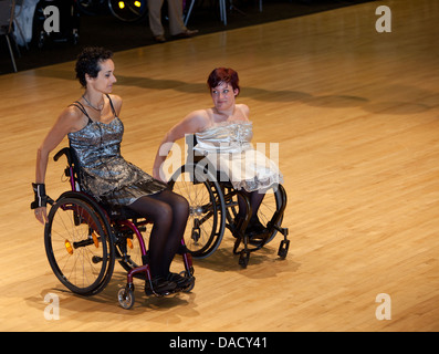 Les concurrents du Grand Prix de la Compétition Internationale de Danse Sportive 2013, Wythenshawe Forum, Manchester Banque D'Images