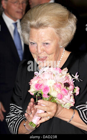 La Reine Beatrix des Pays-Bas assiste à la ré-ouverture de l'Scheepvaartmuseum (Maritime Museum) à Amsterdam, Pays-Bas, le 01 octobre 2011. Photo : Patrick van Katwijk Banque D'Images