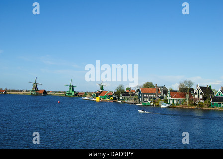 Style Zaan village sur la rivière Banque D'Images