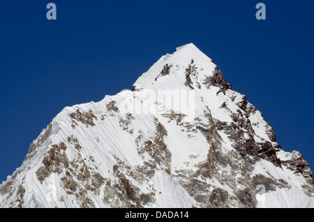 Mont Nuptse, 7861m, Région de l'Everest Solu Khumbu, parc national de Sagarmatha, UNESCO World Heritage Site, Népal, Himalaya, Asie Banque D'Images