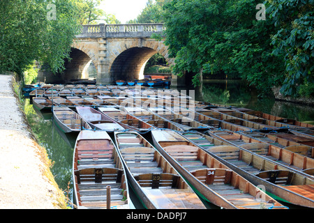 Plates sous le Pont-de-la-Madeleine, Oxford, UK Banque D'Images