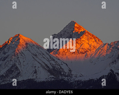 Alpenglow en Vallée d'aoste, Italie, Parc National du Gran Paradiso, Valsavaranche Banque D'Images