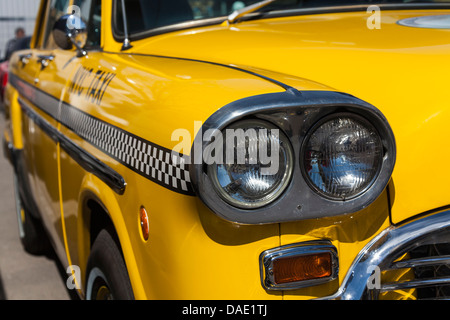 Germany, Bavaria, NYC taxi jaune, Close up Banque D'Images