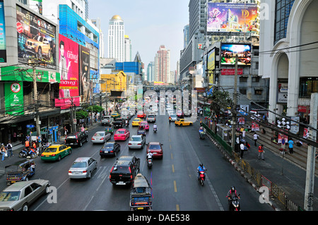 Busy Road, Bangkok, Thaïlande Banque D'Images