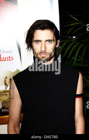 Tyson Ritter, chanteur de rock américain "Parabellum" arrive à la première de "Les descendants" à Samuel Goldwyn Theatre à Beverly Hills, Los Angeles, USA, le 15 novembre 2011. Photo : Hubert Boesl Banque D'Images