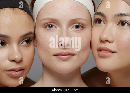 Portrait de beauté de trois jeunes femmes Banque D'Images