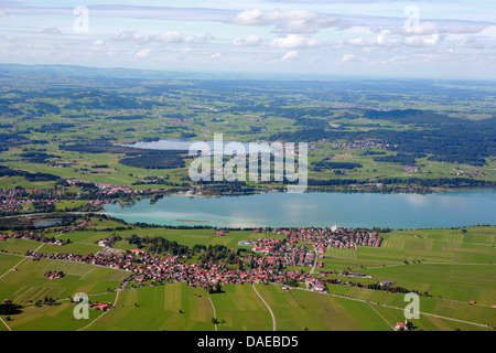 Vue aérienne de Forggensee et Hopfelsee Waltenhofen, en premier plan, l'Allemagne, Bavière, Allgaeu, Waltenhofen Banque D'Images
