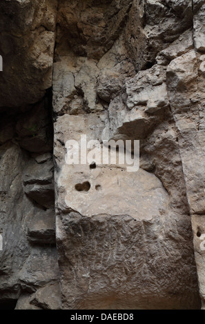 Forme de coeur naturel dans la roche en grotte de Duluk ou Doliche, Gaziantep, dans le sud-est de la Turquie Banque D'Images