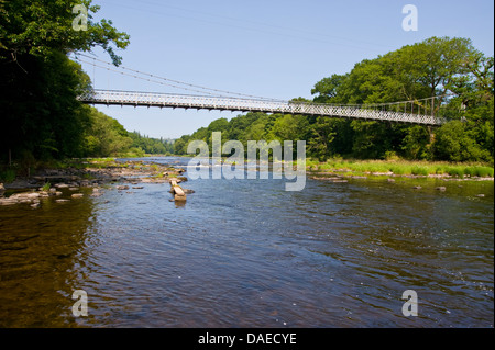 Pont suspendu au-dessus de près de Wye River Llanstephan Powys Pays de Galles UK Banque D'Images