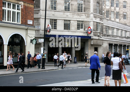 La station de métro St James Park London uk 2013 Banque D'Images