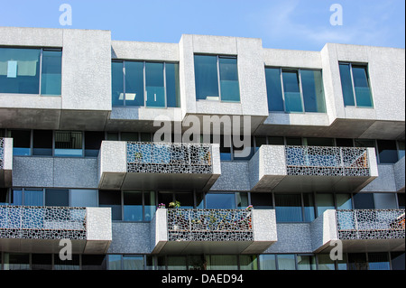 Appartements modernes avec balcons de bloc d'appartements dans la région de Leuven / Louvain, Belgique Banque D'Images