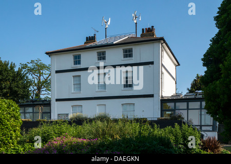 SOUTHEND-ON-SEA, ESSEX, Royaume-Uni - 6 JUILLET 2013 : vue extérieure de Chalkwell Hall, Chalkwell Park Banque D'Images