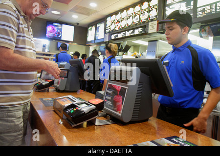 Miami Florida,Homestead,McDonald's,hamburgers,hamburgers,restauration rapide,restaurant restaurants restaurants cafés, intérieur, comptoir, employés Banque D'Images