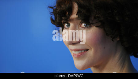 Miranda directeur nous pose pendant le photocall juillet pour le film 'l'avenir'' lors de la 61e édition du Festival International du Film de Berlin à Berlin, Allemagne, 15 février 2011. Le film est présenté à la compétition du Festival International du Film. La 61e Berlinale a lieu du 10 au 20 février 2011. Photo : Hannibal Banque D'Images