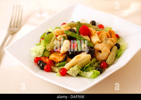 Salade de la mer et la forêt. Recette disponible. Banque D'Images