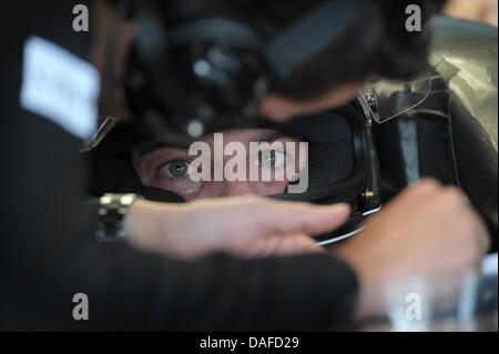 Pilote de contrôle suisse Giorgio Mondini de HRT F1 lors des tests de conduite sur le circuit de Catalogne à Barcelone, Espagne, 20 février 2011. Photo : David Ebener Banque D'Images