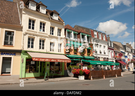 French Village High Street Scene Montreuil France Banque D'Images