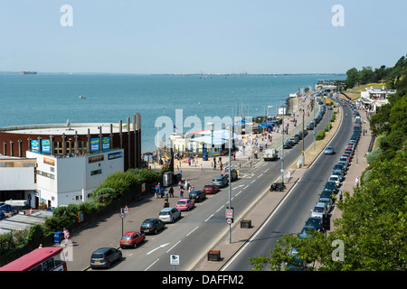 Esplanade de l'Ouest avec la station de radio de Southend et le restaurant Sands. Banque D'Images